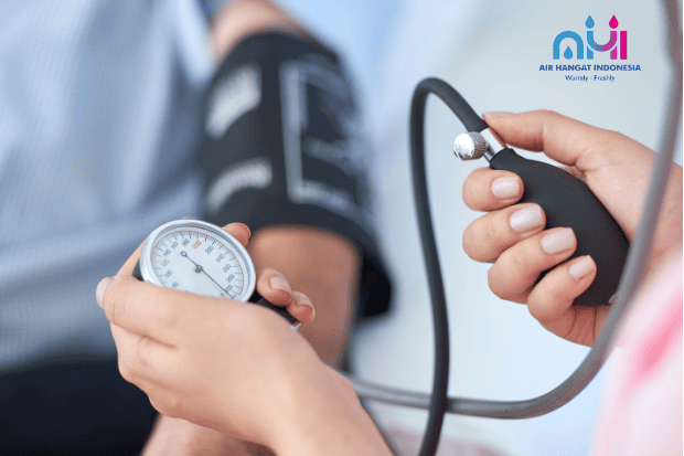 Manfaat Air Hangat untuk Menurunkan Tekanan Darah